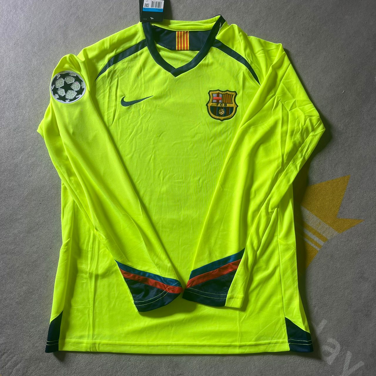 Lionel Messi Long-Sleeve Retro Yellow-Green Barcelona Jersey – 2005/06 Season